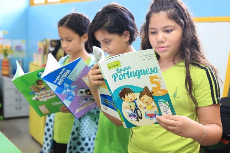 FNDE abre prazo para redes de ensino registrarem modelo de escolha do PNLD 2027-2030